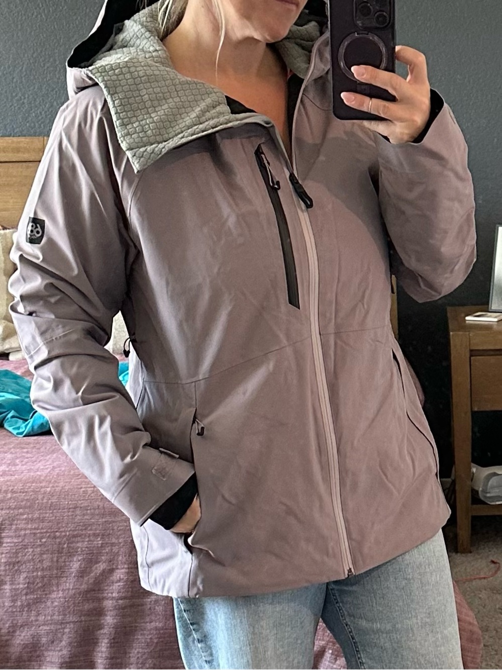 Women’s 686 Infini-dry Ski/ Snowboard Thermal Insulated Jacket in Lavender.